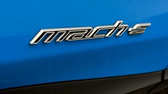 Ford Mustang Mach-E SELECT