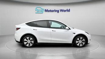 Tesla Model Y BASE