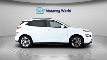 Hyundai KONA PREMIUM