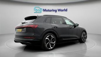Audi e-tron QUATTRO BLACK EDITION