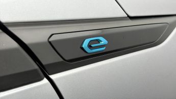 Peugeot E-2008 ACTIVE PREMIUM