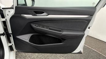 Volkswagen Golf LIFE ETSI DSG