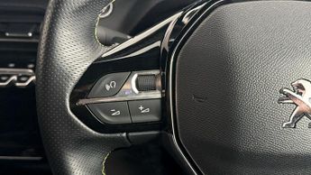 Peugeot E-2008 GT