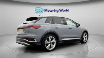 Audi Q4 e-tron S LINE