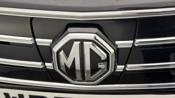 MG MG5 EXCLUSIVE