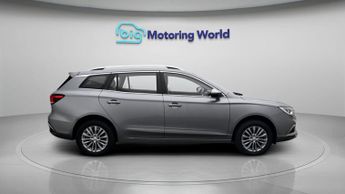 MG MG5 EXCLUSIVE