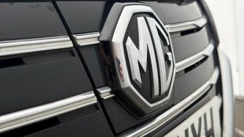 MG MG5 EXCLUSIVE