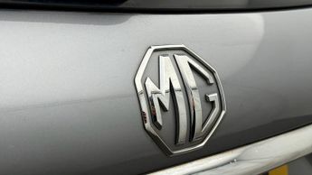 MG MG5 EXCLUSIVE
