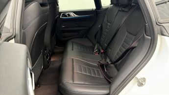 BMW i4 EDRIVE40 M SPORT