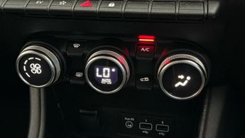 Renault Captur TECHNO E-TECH