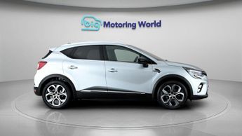 Renault Captur TECHNO E-TECH