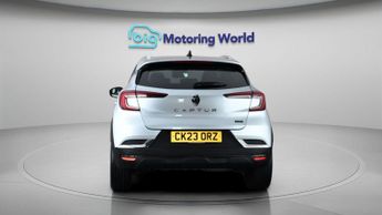 Renault Captur TECHNO E-TECH