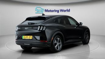 Ford Mustang Mach-E BASE