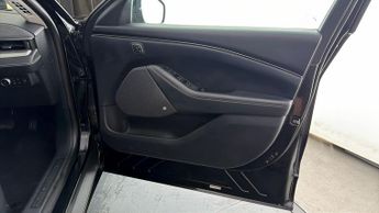Ford Mustang Mach-E BASE