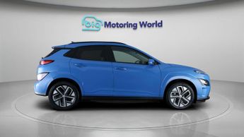 Hyundai KONA PREMIUM