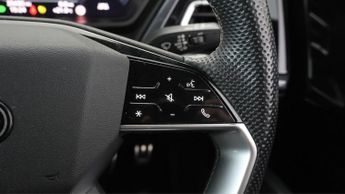 Audi Q4 e-tron S LINE