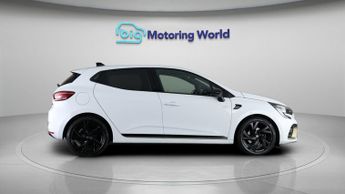 Renault Clio E-TECH ENGINEERED