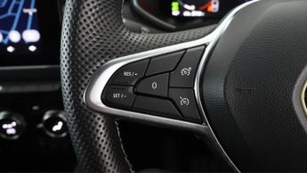 Renault Clio E-TECH ENGINEERED