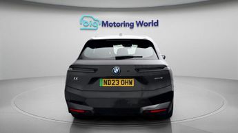BMW iX XDRIVE40 M SPORT