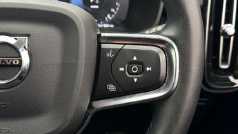 Volvo XC40 RECHARGE T4 R-DESIGN