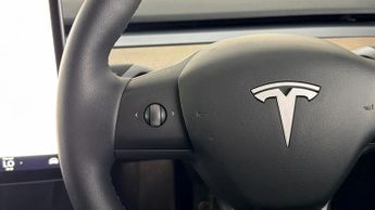 Tesla Model Y BASE