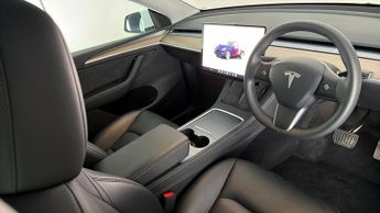 Tesla Model Y BASE