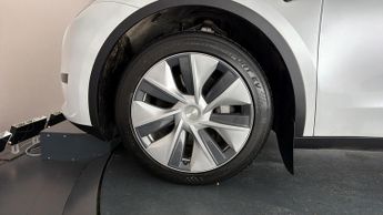 Tesla Model Y BASE