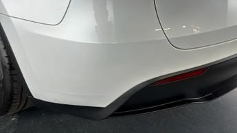 Tesla Model Y BASE