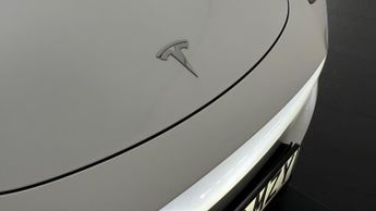 Tesla Model Y BASE