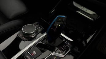 BMW iX3 PREMIER EDITION PRO