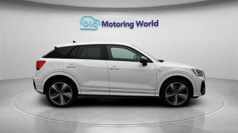 Audi Q2 TFSI S LINE BLACK EDITION