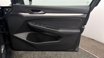 Volkswagen Golf LIFE TDI DSG