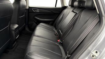 MG MG5 EXCLUSIVE