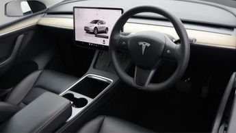 Tesla Model Y LONG RANGE AWD