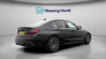 BMW 3 Series 330E M SPORT