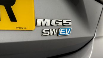 MG MG5 EXCLUSIVE