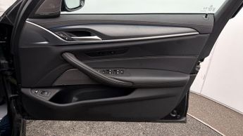 BMW 5 Series 530E M SPORT