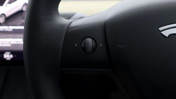 Tesla Model Y BASE