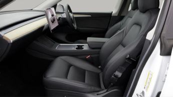 Tesla Model Y LONG RANGE AWD