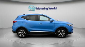 MG MG ZS TROPHY CONNECT