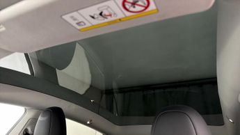 Tesla Model Y BASE