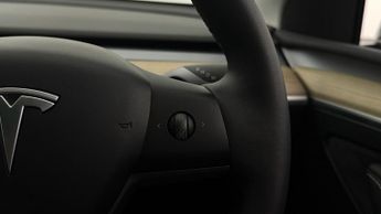 Tesla Model Y BASE