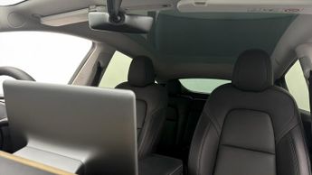 Tesla Model Y BASE