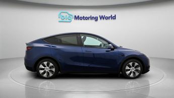 Tesla Model Y BASE