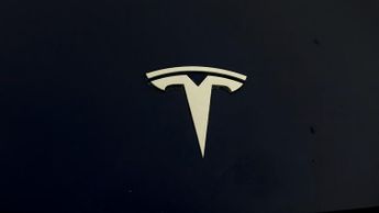 Tesla Model Y BASE