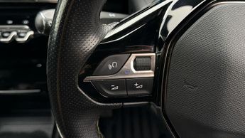 Peugeot E-2008 GT PREMIUM