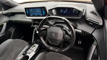 Peugeot E-2008 GT PREMIUM