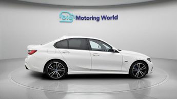 BMW 3 Series 330E M SPORT