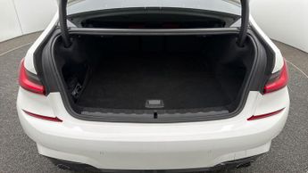 BMW 3 Series 330E M SPORT