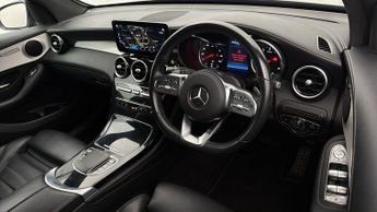 Mercedes-Benz GLC GLC 300 E 4MATIC AMG LINE